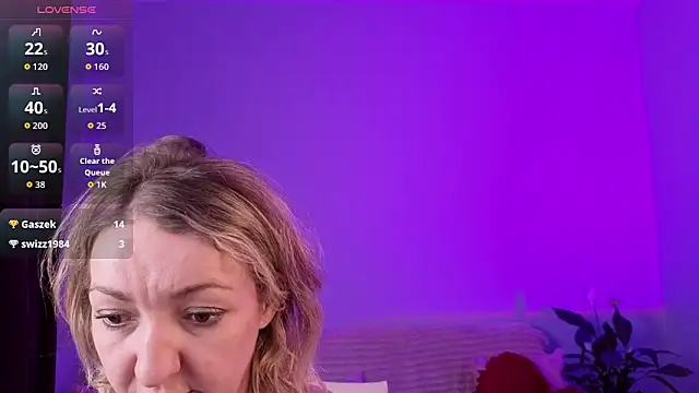 ScarletBloo online show from February 12, 2026, 3:40 pm