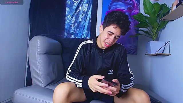 Snapshot of Gael_moon_ chatting on February 26, 2026, 8:19 pm Gael moon online show from February 26, 2026, 8:19 pm