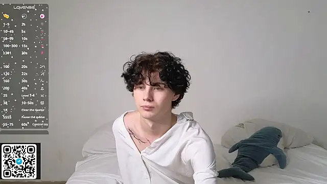 Snapshot of moon_Gloww chatting on February 11, 2026, 8:41 am moon Gloww online show from February 11, 2026, 8:41 am