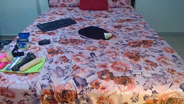 VeronaDimexx online show from April 21, 2026, 3:24 am