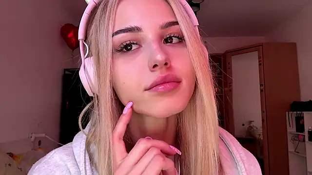 Snapshot of Evva_mayy chatting on February 26, 2026, 11:53 am Evva mayy online show from February 26, 2026, 11:53 am