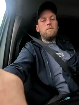 Snapshot of dave32000 chatting on February 10, 2026, 11:47 am dave32000 online show from February 10, 2026, 11:47 am