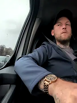 Snapshot of dave32000 chatting on February 13, 2026, 10:00 am dave32000 online show from February 13, 2026, 10:00 am