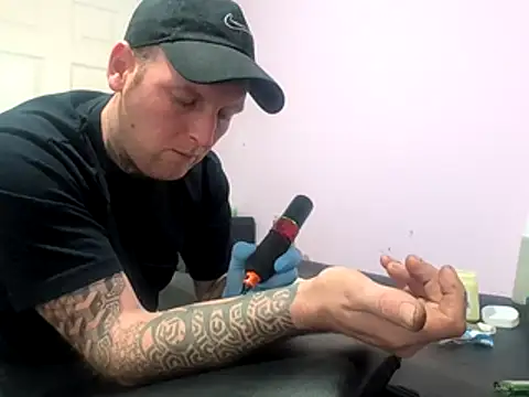 Snapshot of dave32000 chatting on February 19, 2026, 9:22 pm dave32000 online show from February 19, 2026, 9:22 pm