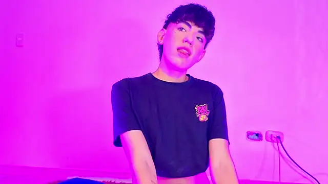 Snapshot of max_femboy chatting on May 28, 2026, 5:49 am max femboy online show from May 28, 2026, 5:49 am