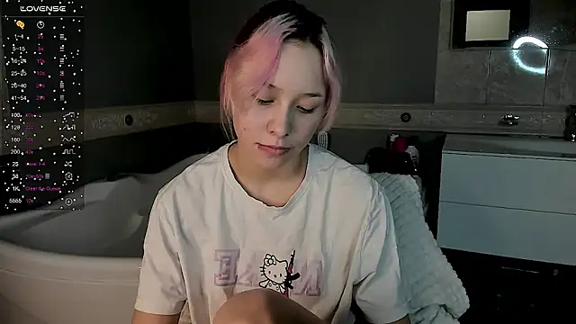 EmilyTrase online show from April 11, 2026, 1:21 am