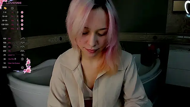Snapshot of EmilyTrase chatting on April 19, 2026, 1:27 am EmilyTrase online show from April 19, 2026, 1:27 am