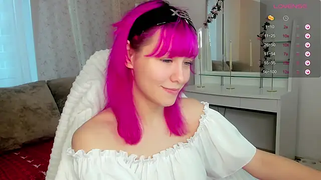Snapshot of EmilyTrase chatting on May 10, 2026, 1:11 am EmilyTrase online show from May 10, 2026, 1:11 am