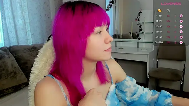 Snapshot of EmilyTrase chatting on May 13, 2026, 1:25 am EmilyTrase online show from May 13, 2026, 1:25 am