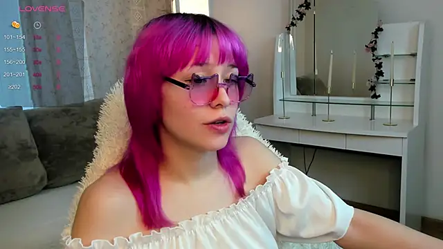 Snapshot of EmilyTrase chatting on May 17, 2026, 1:14 am EmilyTrase online show from May 17, 2026, 1:14 am
