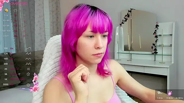 Snapshot of EmilyTrase chatting on May 19, 2026, 1:22 am EmilyTrase online show from May 19, 2026, 1:22 am