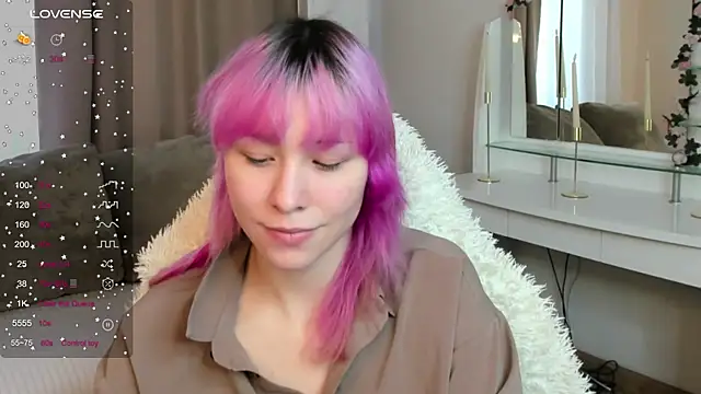 Snapshot of EmilyTrase chatting on May 27, 2026, 1:13 am EmilyTrase online show from May 27, 2026, 1:13 am