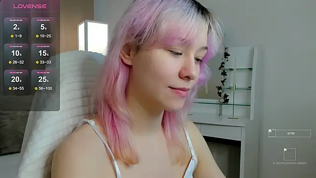 Snapshot of EmilyTrase chatting on June 12, 2026, 1:15 am EmilyTrase online show from June 12, 2026, 1:15 am
