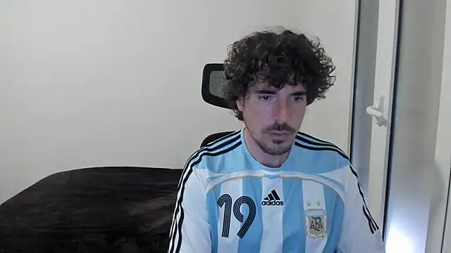 Snapshot of joaquin420_hot chatting on February 23, 2026, 8:55 am joaquin420 hot online show from February 23, 2026, 8:55 am