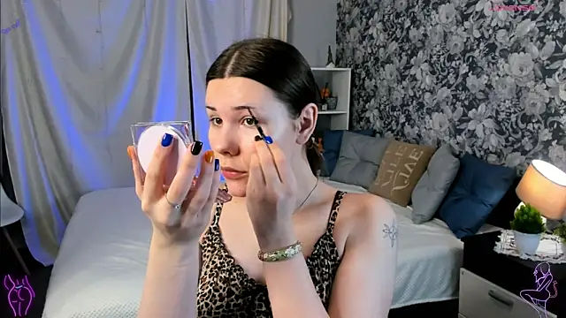 Coraline kitty online show from February 16, 2026, 5:36 am