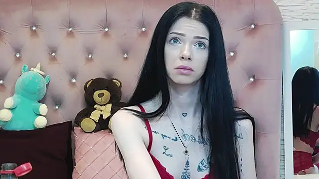 Snapshot of PeachyElla26 chatting on February 11, 2026, 5:34 am PeachyElla26 online show from February 11, 2026, 5:34 am