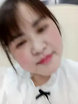 Snapshot of Kee-kimlee chatting on February 20, 2026, 12:49 pm Kee-kimlee online show from February 20, 2026, 12:49 pm