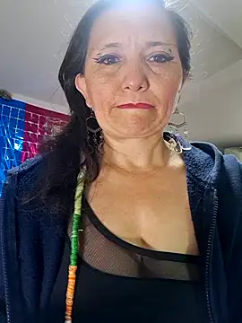 Snapshot of Alexamontiel_ chatting on April 6, 2026, 4:30 pm Alexamontiel online show from April 6, 2026, 4:30 pm