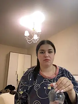 Snapshot of MilaKis chatting on February 18, 2026, 7:10 pm MilaKis online show from February 18, 2026, 7:10 pm