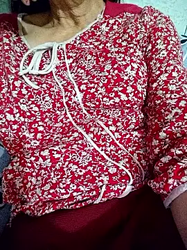 Layla luvv online show from February 25, 2026, 10:14 am