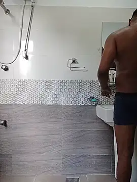 Snapshot of shineboy28 chatting on February 19, 2026, 7:26 am shineboy28 online show from February 19, 2026, 7:26 am