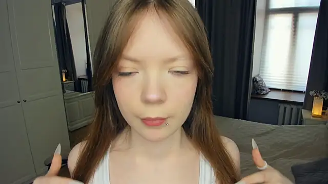 LavenderMitten online show from March 30, 2026, 6:14 am