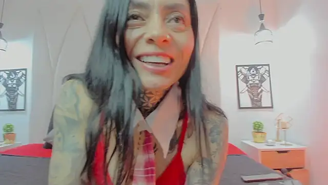 Mia Reyesjs online show from March 11, 2026, 9:54 pm