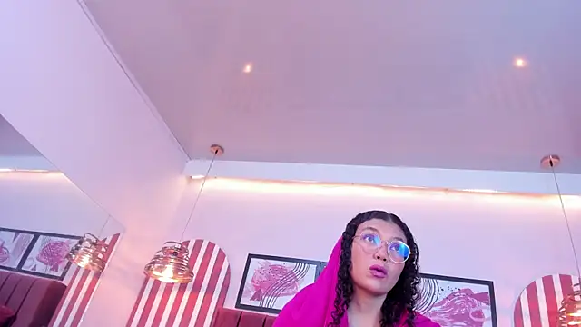 Snapshot of candice_johnss chatting on February 14, 2026, 12:57 pm candice johnss online show from February 14, 2026, 12:57 pm