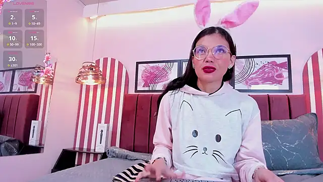 Snapshot of candice_johnss chatting on February 18, 2026, 12:23 pm candice johnss online show from February 18, 2026, 12:23 pm