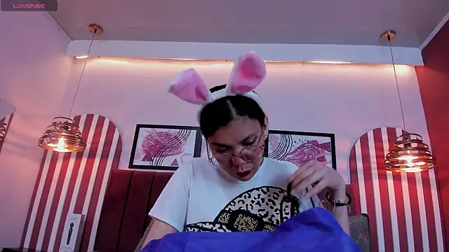 Snapshot of candice_johnss chatting on February 19, 2026, 12:34 pm candice johnss online show from February 19, 2026, 12:34 pm