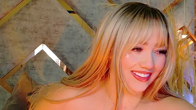 Snapshot of Hannah-Prada chatting on April 18, 2026, 11:58 am Hannah-Prada online show from April 18, 2026, 11:58 am