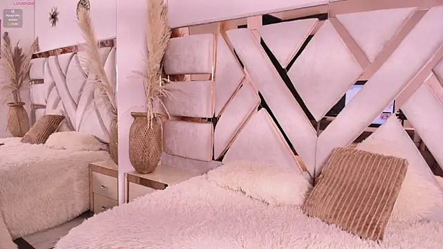 Evadne Stein online show from February 11, 2026, 9:09 pm