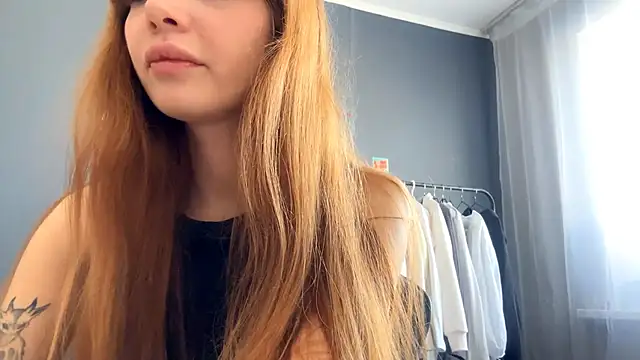 TaliaOgwynn online show from February 12, 2026, 9:04 am