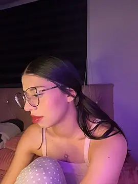 Snapshot of Deva_00 chatting on March 1, 2026, 1:18 am Deva 00 online show from March 1, 2026, 1:18 am