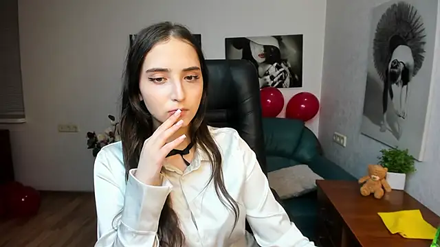 Effy Royse online show from February 17, 2026, 6:36 pm