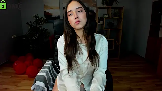 Effy Royse online show from February 22, 2026, 6:35 am