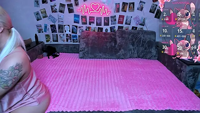 Snapshot of x_Ulya1cutex chatting on March 28, 2026, 2:05 pm x Ulya1cutex online show from March 28, 2026, 2:05 pm