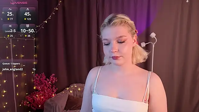 Snapshot of TobiteAnnie chatting on March 1, 2026, 3:47 pm TobiteAnnie online show from March 1, 2026, 3:47 pm