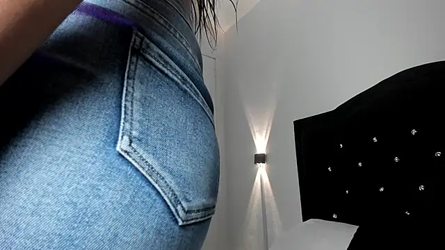 gisell antonella online show from April 16, 2026, 1:01 pm