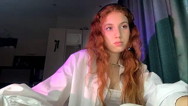 Snapshot of AliceCarrol chatting on February 15, 2026, 2:58 pm AliceCarrol online show from February 15, 2026, 2:58 pm