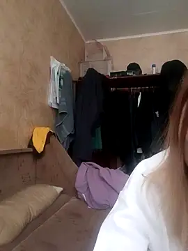 EvaTallor online show from February 12, 2026, 5:13 am