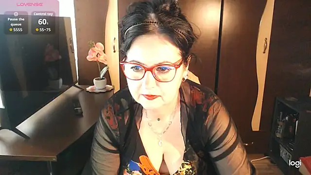 Snapshot of exiMIlf chatting on April 1, 2026, 12:28 pm exiMIlf online show from April 1, 2026, 12:28 pm