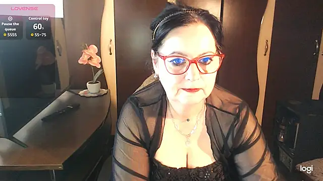 Snapshot of exiMIlf chatting on May 3, 2026, 11:05 am exiMIlf online show from May 3, 2026, 11:05 am