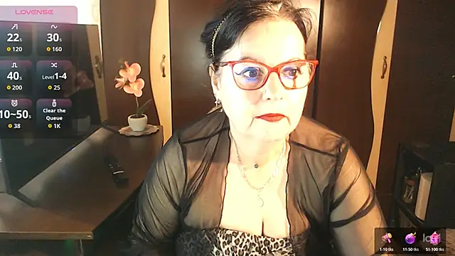 Snapshot of exiMIlf chatting on May 17, 2026, 9:06 am exiMIlf online show from May 17, 2026, 9:06 am