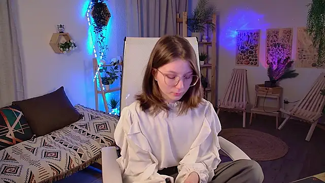 ElliFrankenweenie online show from March 28, 2026, 6:02 am