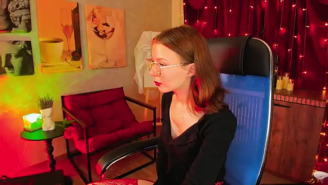 ElliFrankenweenie online show from April 5, 2026, 6:21 am