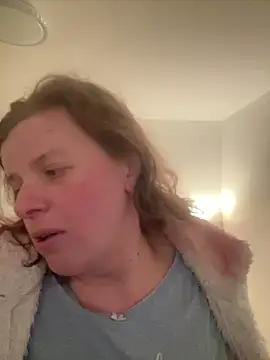 Snapshot of Laura-Loveyou chatting on April 1, 2026, 6:05 pm Laura-Loveyou online show from April 1, 2026, 6:05 pm