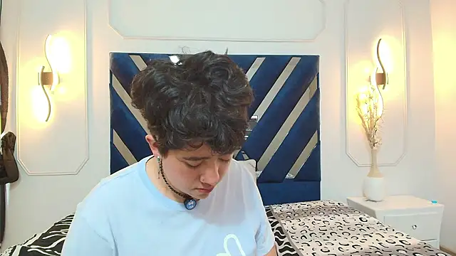 Gaia n Nix online show from March 15, 2026, 5:52 pm