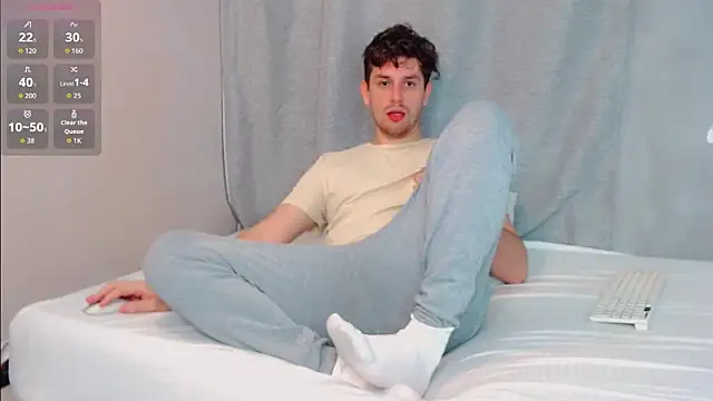 Snapshot of Luc_7 chatting on February 28, 2026, 7:15 pm Luc 7 online show from February 28, 2026, 7:15 pm