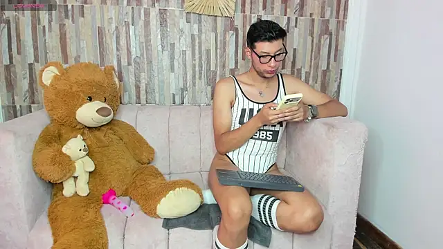 Miissy  online show from May 4, 2026, 9:11 pm